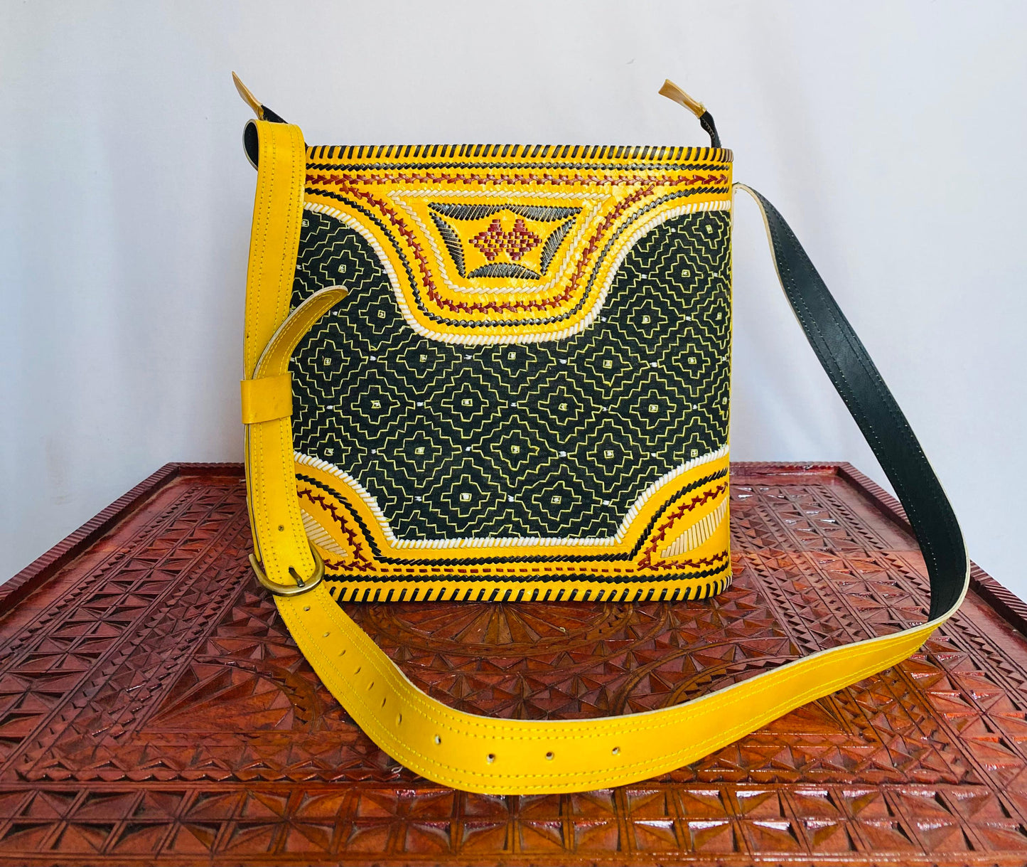 Kambhiro - Yellow Sling/Shoulder