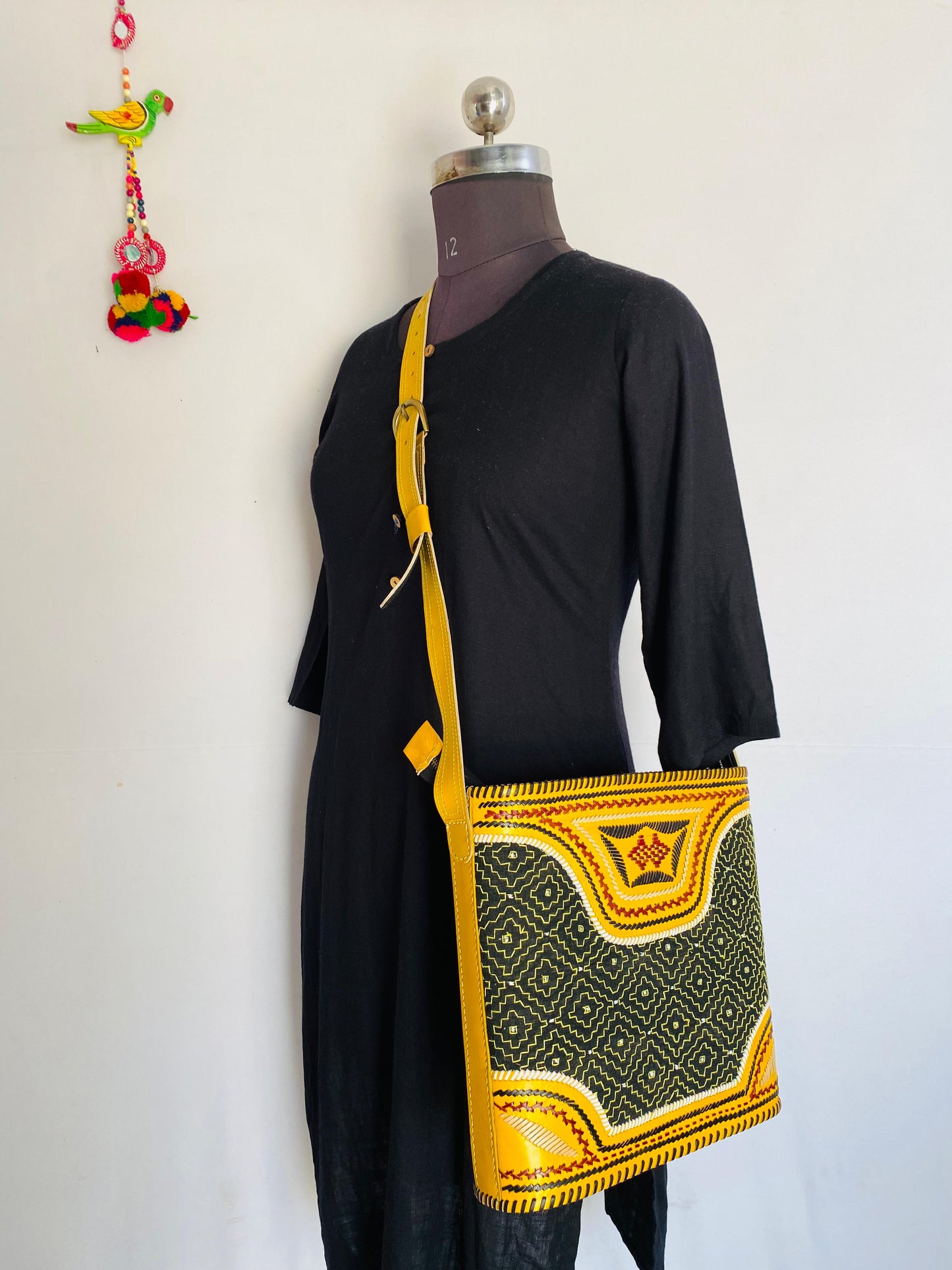 Kambhiro - Yellow Sling/Shoulder